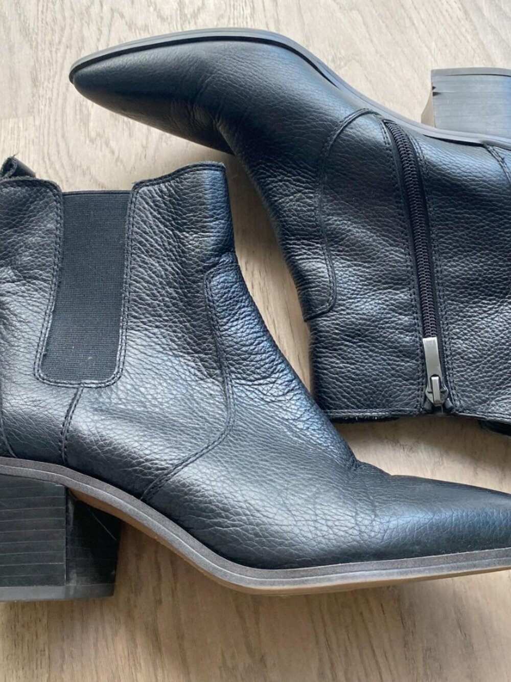 Franco Sarto Chelsea Leather booties- Size 8.5